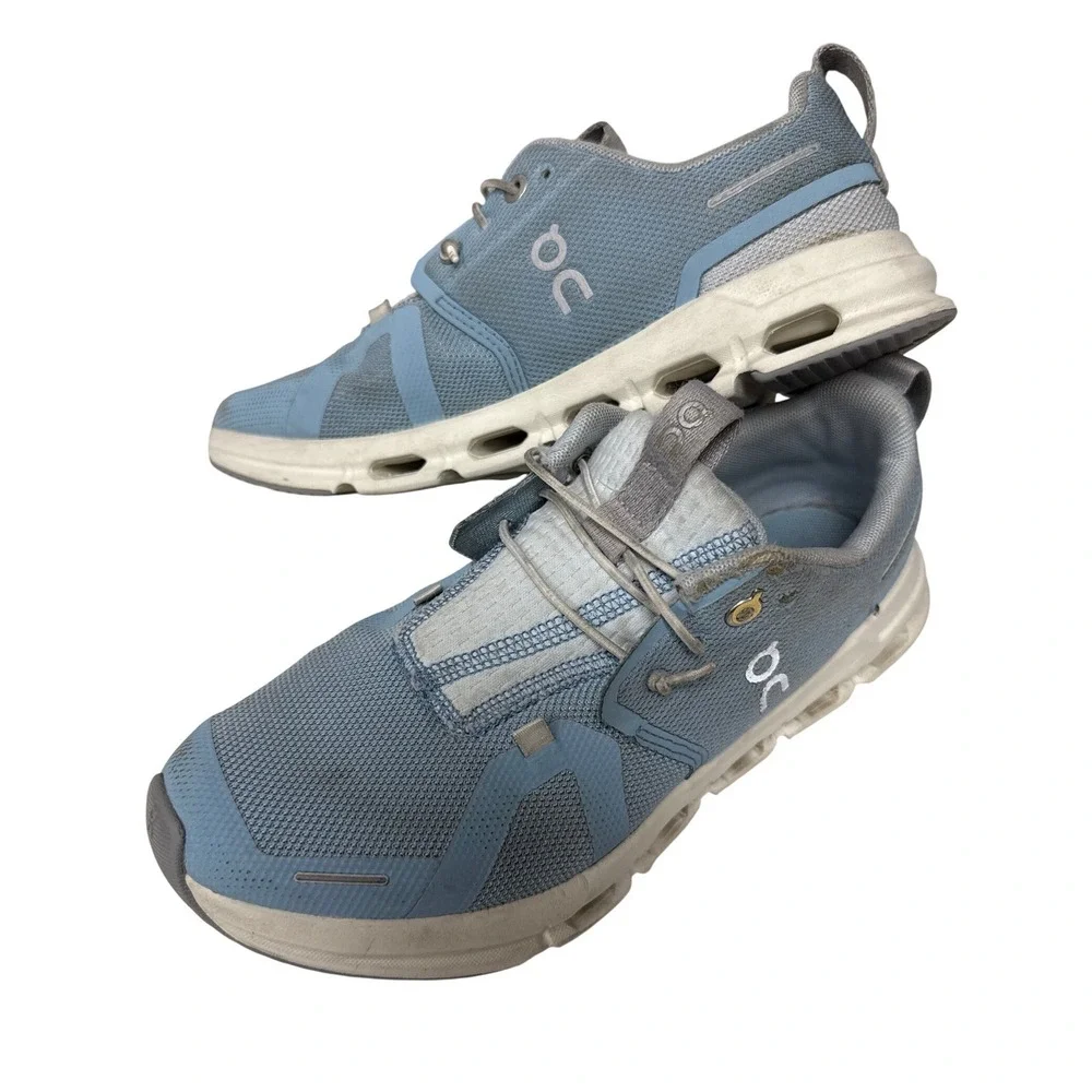 On Cloud Sky Running Shoes Kids Size 4Y Sky Blue Athletic Sporty Sneakers Active